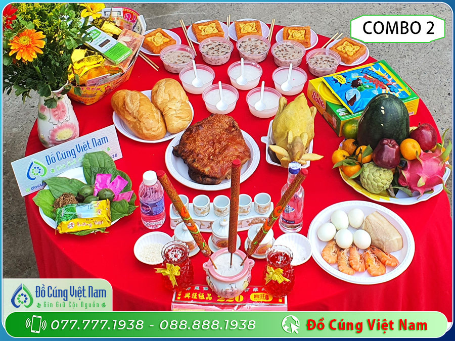 Heo quay, gà luộc những món lễ vật không thể thiếu trong mâm cúng thần tài thổ địa của người Việt