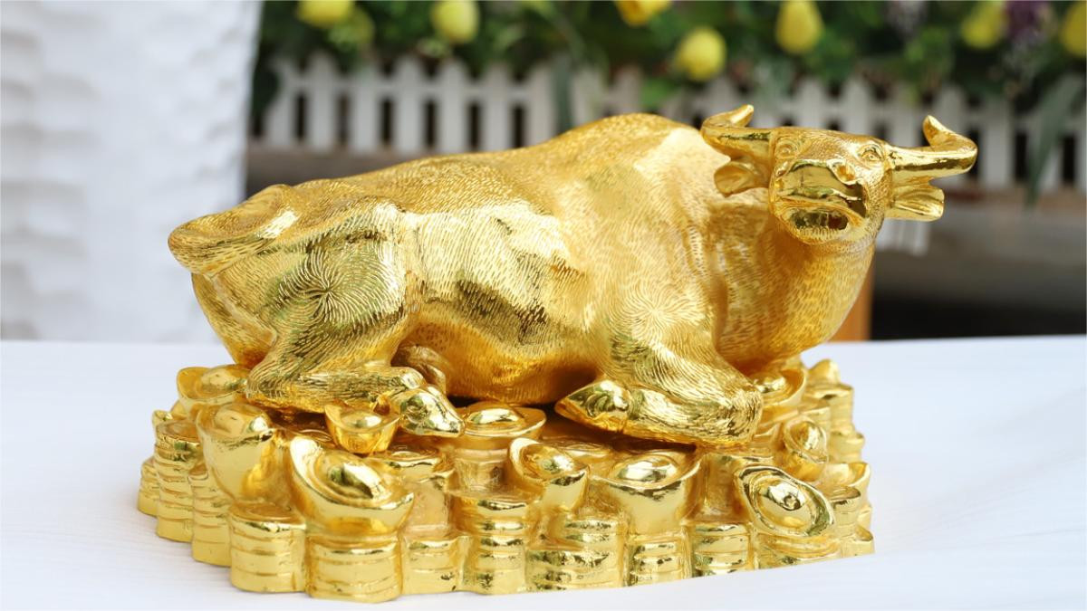 Hình ảnh các vật phẩm phong thủy bằng kim loại hoặc đá hợp mệnh Kim