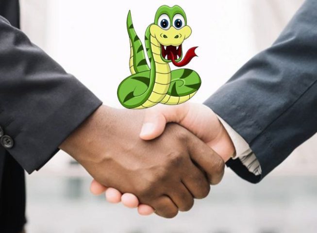 Hình ảnh một kỹ sư đang làm việc với máy móc, tượng trưng cho các ngành nghề thuộc hành Kim và Thủy