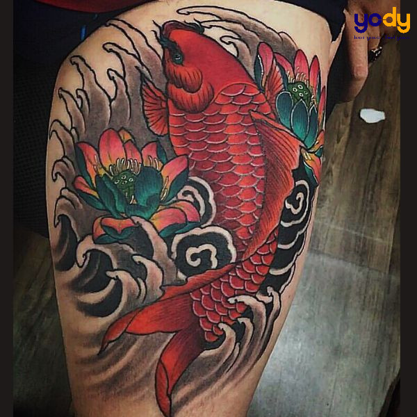 Hình xăm cá chép hoa sen ở lưng