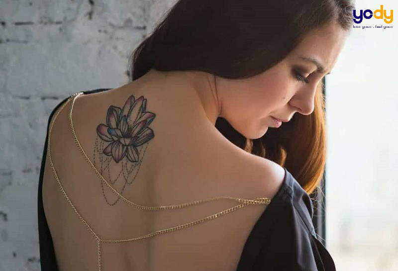Hình xăm hoa sen màu hồng nhạt