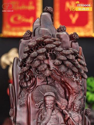 Thần tài đứng gốc cây tùng