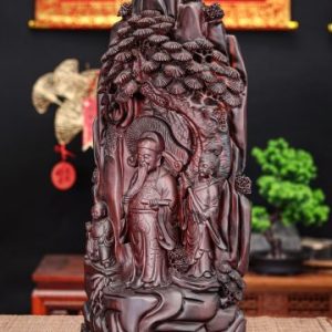 Thần tài đứng gốc cây tùng