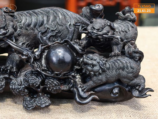 Ngũ lân gỗ tử đàn tím