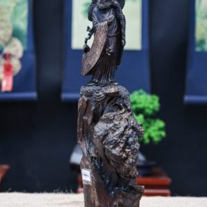 Đạt ma sư tổ gỗ trắc