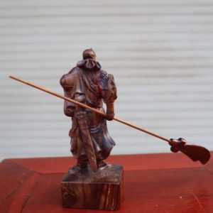 Tượng Quan Công Để Ô Tô Gỗ Cẩm
