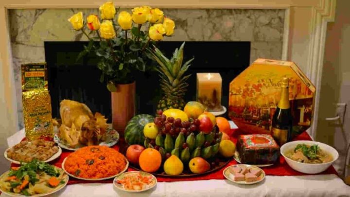 Mâm cúng giao thừa thể hiện lòng thành kính và ước mong năm mới an lành