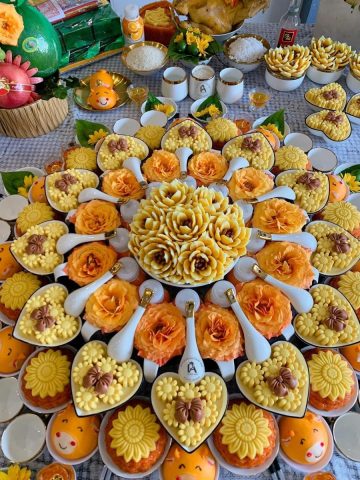 Mâm cúng thôi nôi trang trọng trong không gian thờ cúng truyền thống