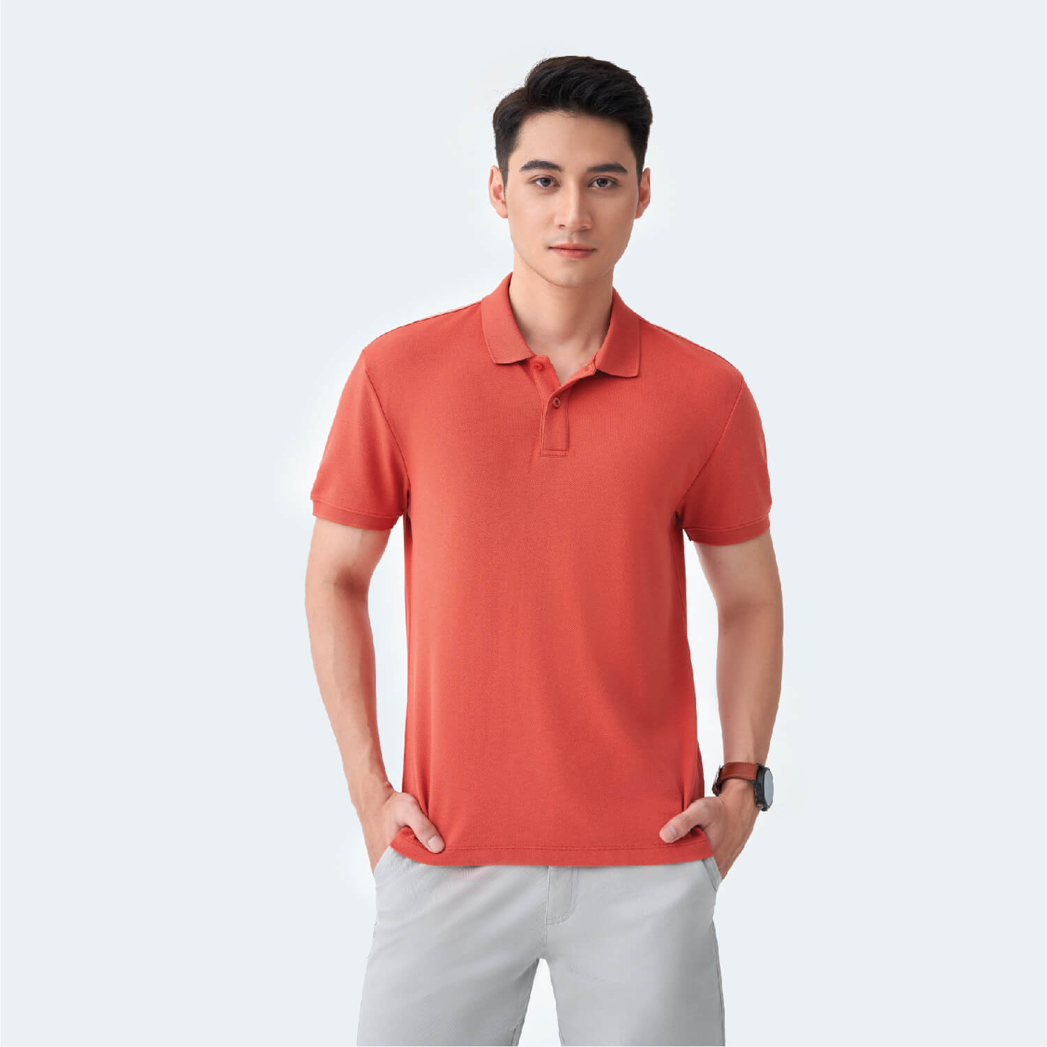 Mẫu áo polo màu cam đất phù hợp với mệnh Thổ