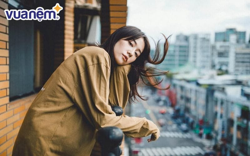 Phân tích mối quan hệ tương sinh tương khắc giữa các yếu tố Ngũ cách của tên Bảo Ngọc