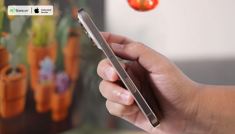 So sánh độ mỏng của viền bezel giữa các thế hệ iPhone