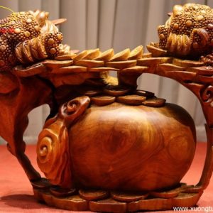 Tượng Lam Cóc Gỗ Hương