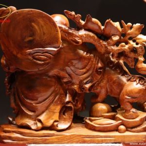 Tượng Di Lặc Vác Đào Ngồi Cạnh Nghê Gỗ Hương