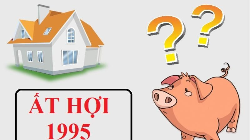 Tượng gỗ Phật Di Lặc an nhiên đặt trên bàn thờ