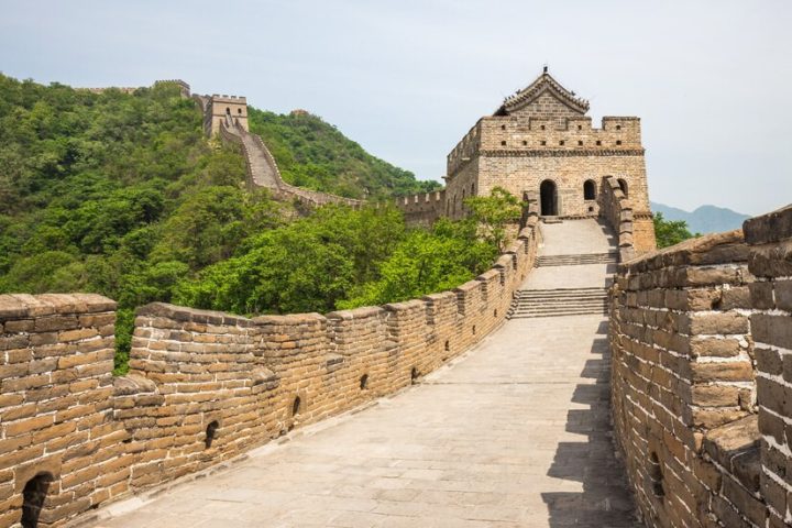 Tượng gỗ thể hiện sự vững chắc của mệnh Thổ