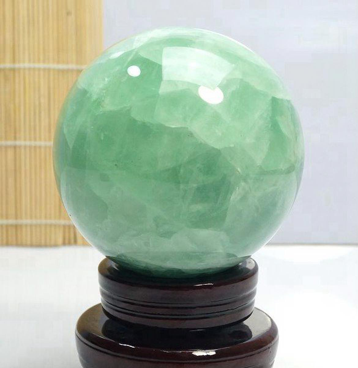 Vòng tay đá phong thủy màu xanh lá cây cho mệnh Mộc