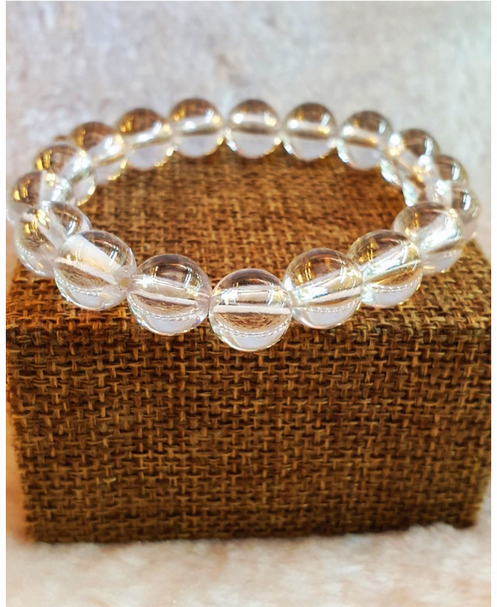 Vòng tay đá Topaz trắng với hạt tròn đều, biểu trưng cho sự thuần khiết hợp mệnh Thủy