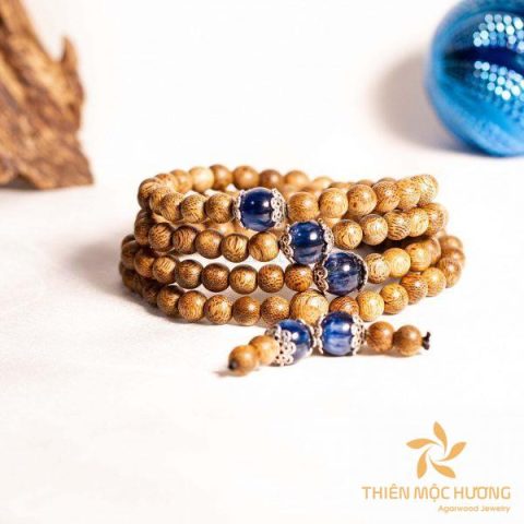 Vòng tay trầm hương hợp mệnh Thủy cho người sinh năm 1953