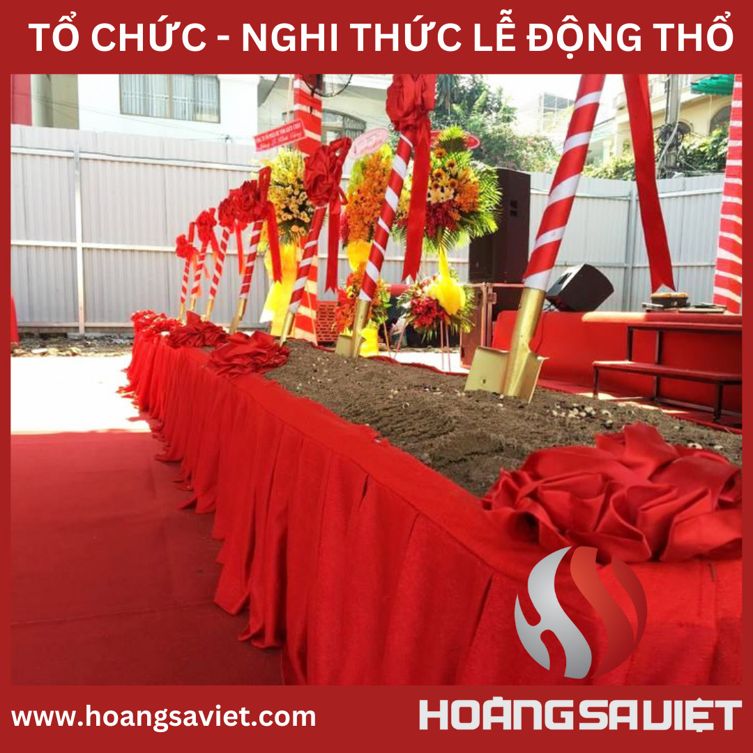 Xúc đất đầu tiên trong lễ động thổ
