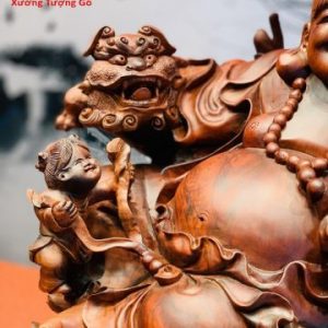 Di Lặc ngũ tiểu ngồi cây tùng hai nghê trắc đỏ đen. Di Lặc ngũ tiểu ngồi cây tùng hai nghê trắc đỏ đen.