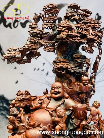 Di Lặc ngũ tiểu ngồi cây tùng hai nghê trắc đỏ đen. Di Lặc ngũ tiểu ngồi cây tùng hai nghê trắc đỏ đen.