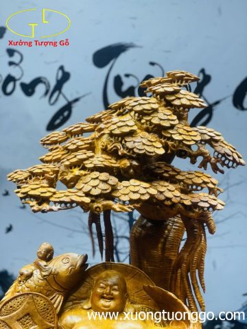Di Lặc cá chép ngồi cây tùng hương ta. Di Lặc cá chép ngồi cây tùng hương ta.