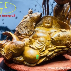 Di Lặc cá chép ngồi cây tùng hương ta. Di Lặc cá chép ngồi cây tùng hương ta.