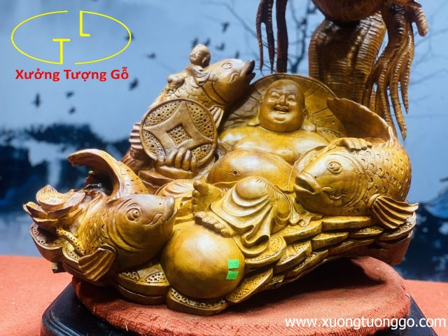 Di Lặc cá chép ngồi cây tùng hương ta. Di Lặc cá chép ngồi cây tùng hương ta.