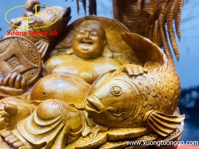 Di Lặc cá chép ngồi cây tùng hương ta. Di Lặc cá chép ngồi cây tùng hương ta.