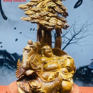 Di Lặc cá chép ngồi cây tùng hương ta. Di Lặc cá chép ngồi cây tùng hương ta.