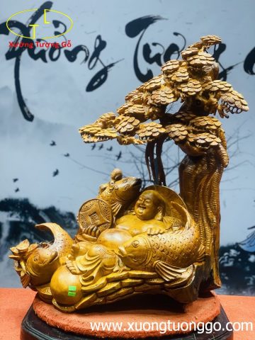 Di Lặc cá chép ngồi cây tùng hương ta. Di Lặc cá chép ngồi cây tùng hương ta.
