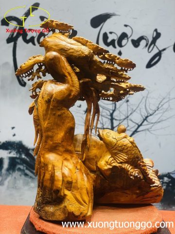 Di Lặc cá chép ngồi cây tùng hương ta. Di Lặc cá chép ngồi cây tùng hương ta.