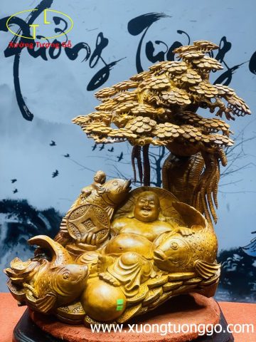 Di Lặc cá chép ngồi cây tùng hương ta. Di Lặc cá chép ngồi cây tùng hương ta.