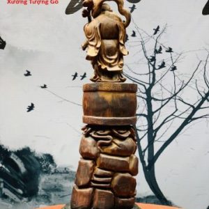 Di Lặc đứng trống.