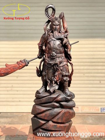 Quan Công xách đao. Quan Công xách đao.