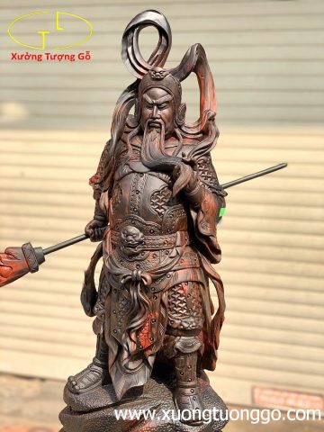 Quan Công xách đao. Quan Công xách đao.