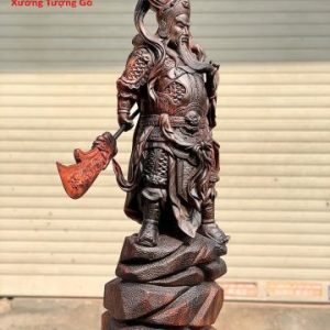 Quan Công xách đao. Quan Công xách đao.