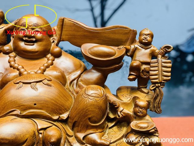 Di lặc ngũ phúc ngồi chum gỗ hương. Di lặc ngũ phúc ngồi chum gỗ hương.