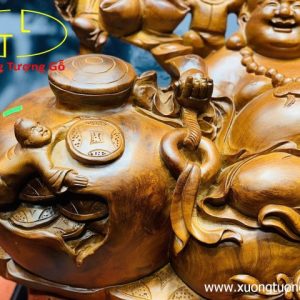 Di lặc ngũ phúc ngồi chum gỗ hương. Di lặc ngũ phúc ngồi chum gỗ hương.