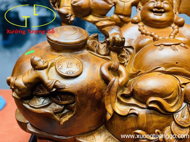 Di lặc ngũ phúc ngồi chum gỗ hương. Di lặc ngũ phúc ngồi chum gỗ hương.