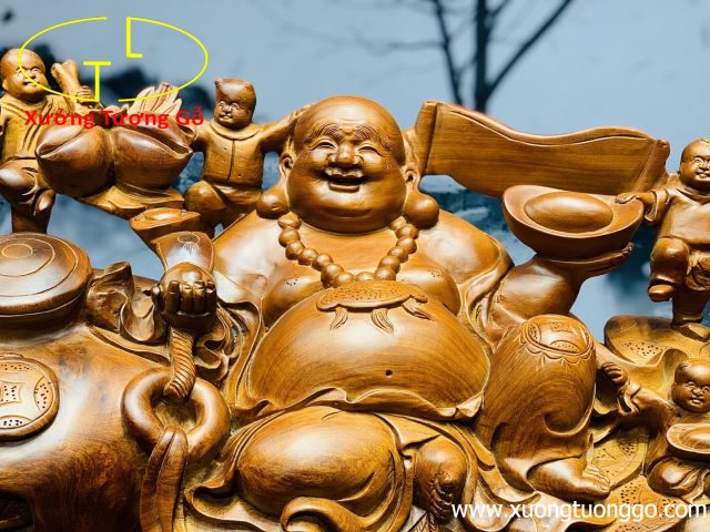 Di lặc ngũ phúc ngồi chum gỗ hương. Di lặc ngũ phúc ngồi chum gỗ hương.