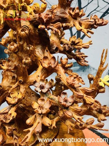 Bình mai gỗ hương. Bình mai gỗ hương.