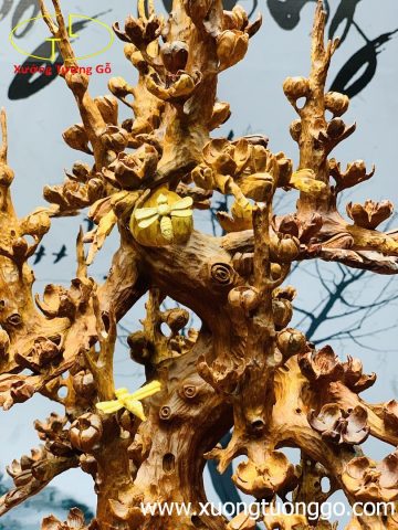 Bình mai gỗ hương. Bình mai gỗ hương.