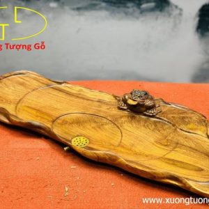 Khay trà thiềm thừ gỗ cẩm.