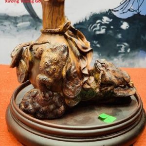 Tam cóc chấn chum gỗ xưa