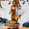 Đạt Ma đứng tùng gỗ hương ta.