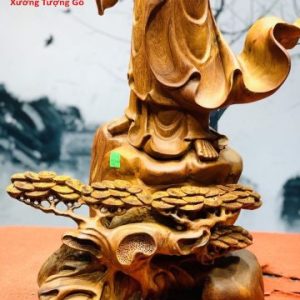Đạt Ma đứng tùng gỗ hương ta.