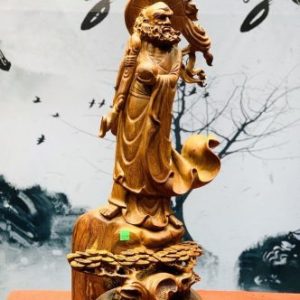 Đạt Ma đứng tùng gỗ hương ta.