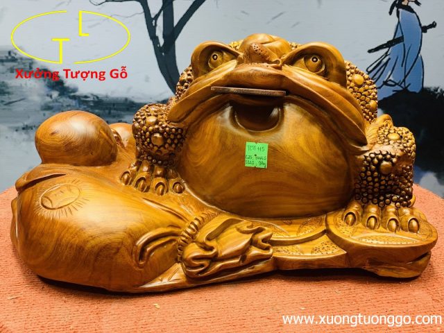 Thiềm thừ trấn bao tiền gỗ hương. Thiềm thừ trấn bao tiền gỗ hương.