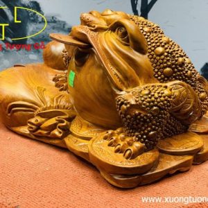 Thiềm thừ trấn bao tiền gỗ hương. Thiềm thừ trấn bao tiền gỗ hương.